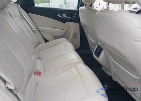 2015 Chrysler 200 C z USA, uszkodzony, nr VIN 1C3CCCCB5FN742526